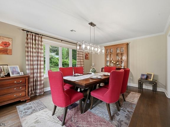 3rd image of 13 Laurel Pl