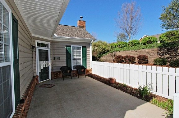2nd image of 235 Avonlea Pl #7-C