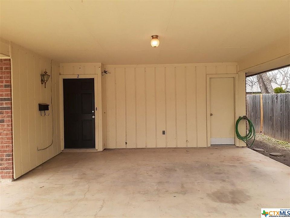 1st image of 416 E Humphreys St