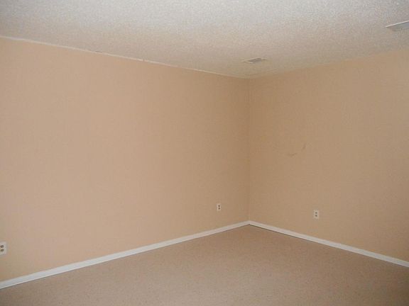 4th image of 1037 Anderson Dr