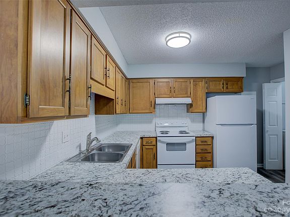 5th image of 7106 Winery Ln