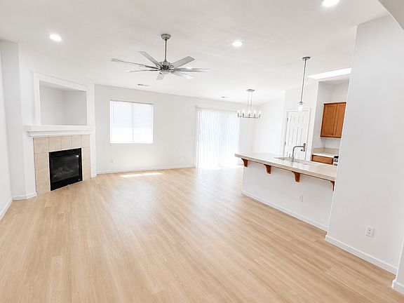 4th image of 1885 W Picadilly Ln