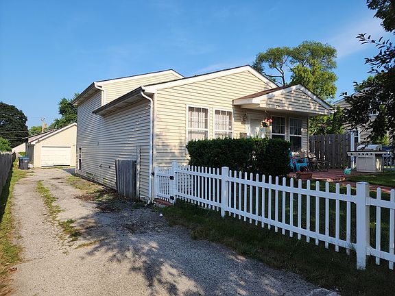 3rd image of 603 S Elmwood Ave