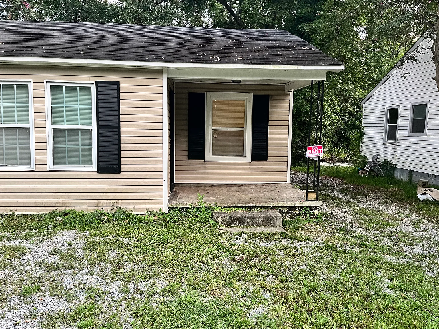 3 bed, 918 sqft, $980 — Photo 2