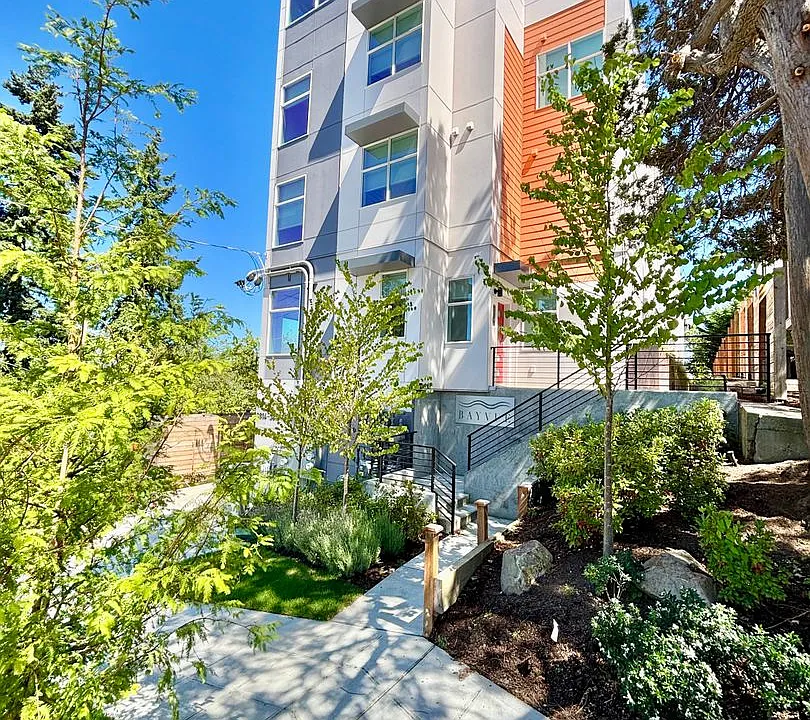 3816A 13th Ave W