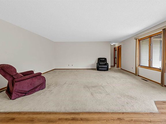 5th image of 2414 Walden Ct
