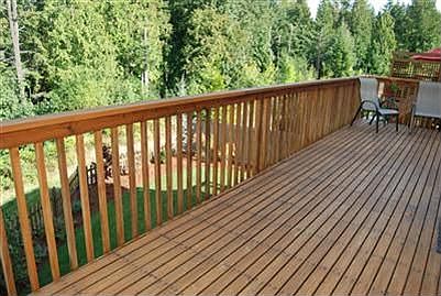 Expansive deck, perfect for entertaining