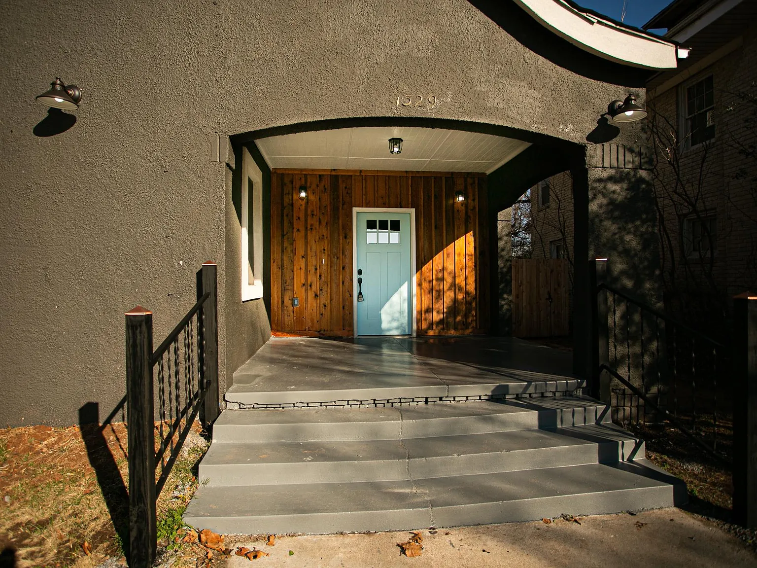 1329 NW 19th St — Photo 2