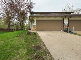 16587 Terrey Pine Dr, Eden Prairie, MN 55347