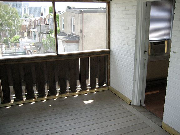 3rd image of 729 Corinthian Ave #3R