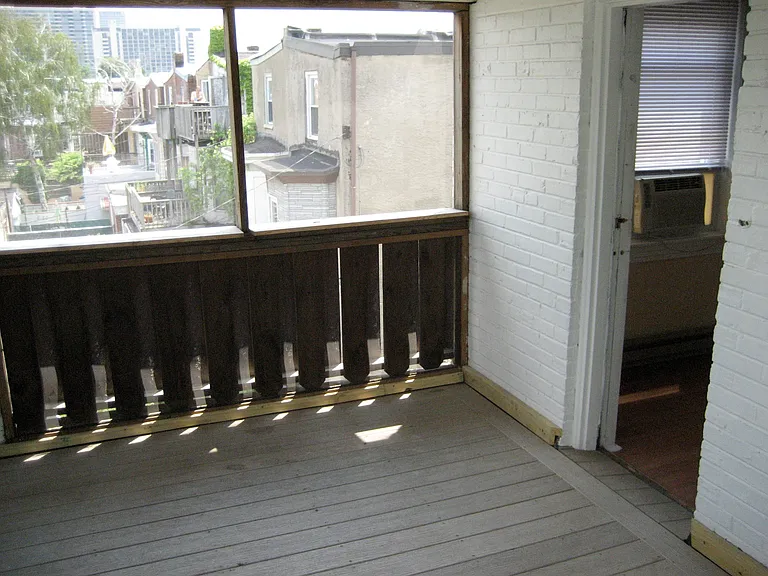 729 Corinthian Ave #3R — Photo 3