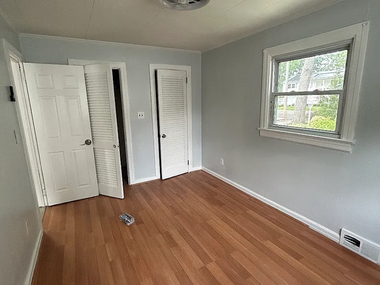 711 Linden Ave — Photo 8