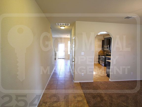 3rd image of 604 Cody James Dr
