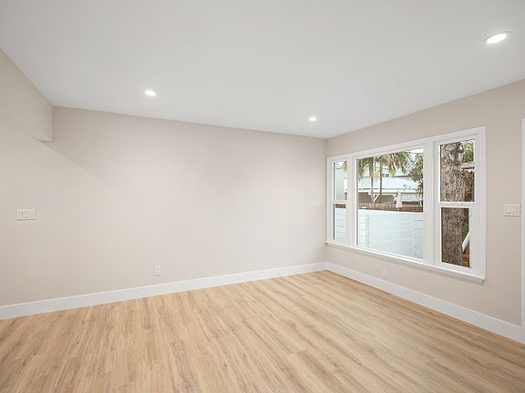 3rd image of 34062 Alcazar Dr #B