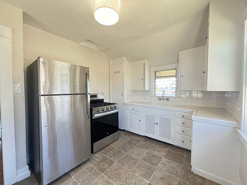 1st image of 2821 Lincoln Ave