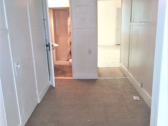 3rd image of 7 W Market St #2