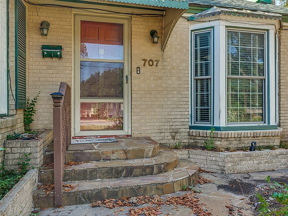 2nd image of 707 N Oak Cliff Blvd