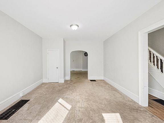 3rd image of 39 N Division St