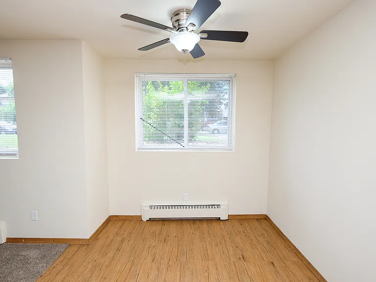 Pleasant Ave Apartments — Photo 11