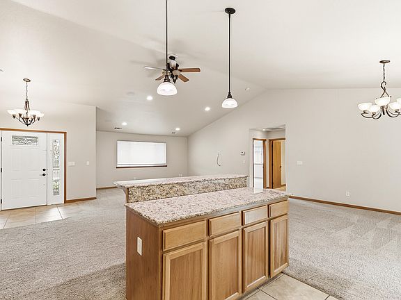 5th image of 602 Barton Rd