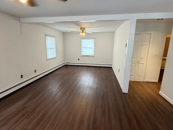 (undisclosed Address), Levittown, NY 11756