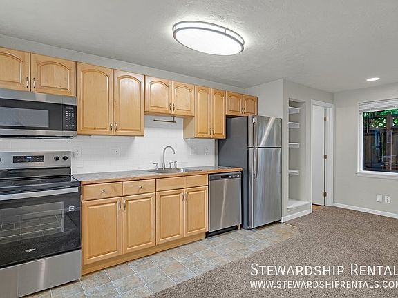 4th image of 1431 1/2 W Broadway Ave