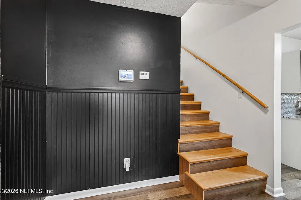 4 bed, 3.0 bath, 1868 sqft, $2,300 — Photo 3
