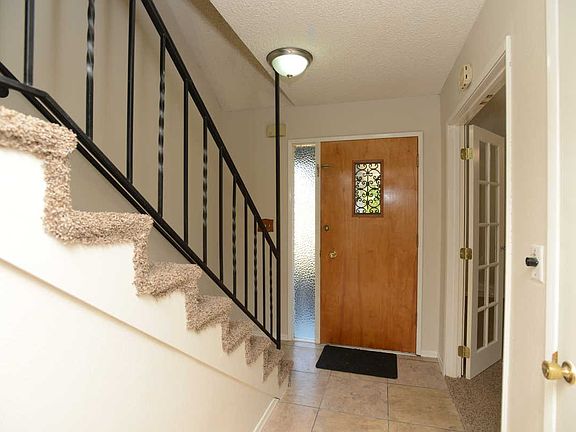 3rd image of 421 NW Overlook Dr