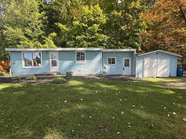 4052 N Water Rd, Sanford, MI 48657