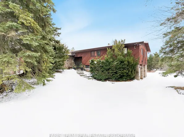 175 S Summit Farm Rd, King, ON L7B 1J8