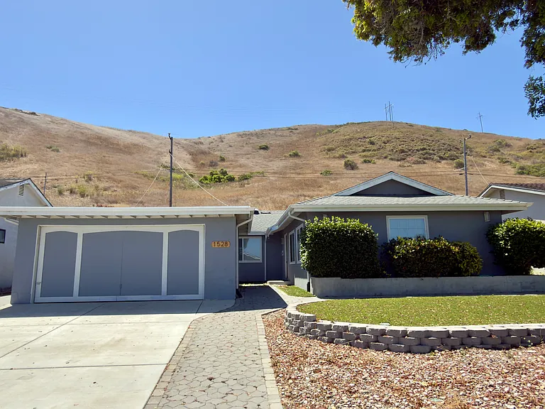 1528 Sheffield Dr — Photo 1