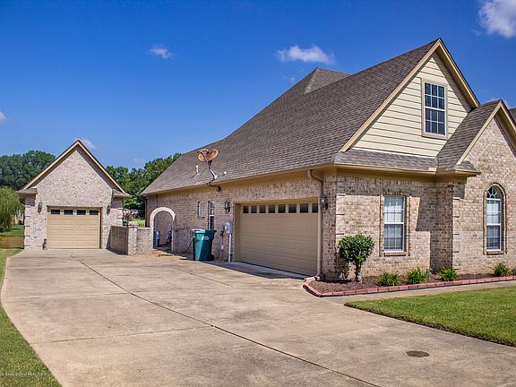 2nd image of 3738 Cobblewood Dr