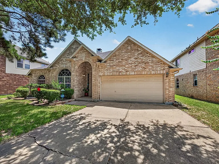 1514 Coyote Hills Ln — Photo 2