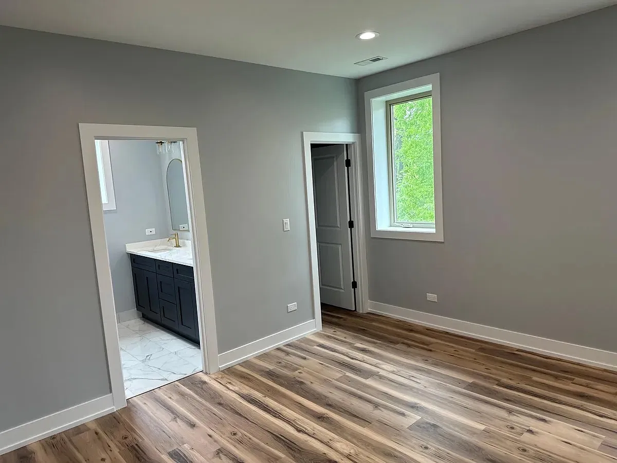 3 bed, 1200 sqft, $2,400 — Photo 2