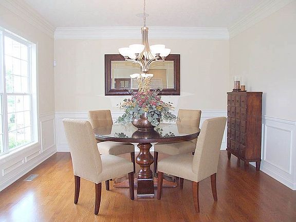 3rd image of 3408 Abbey Knoll Dr