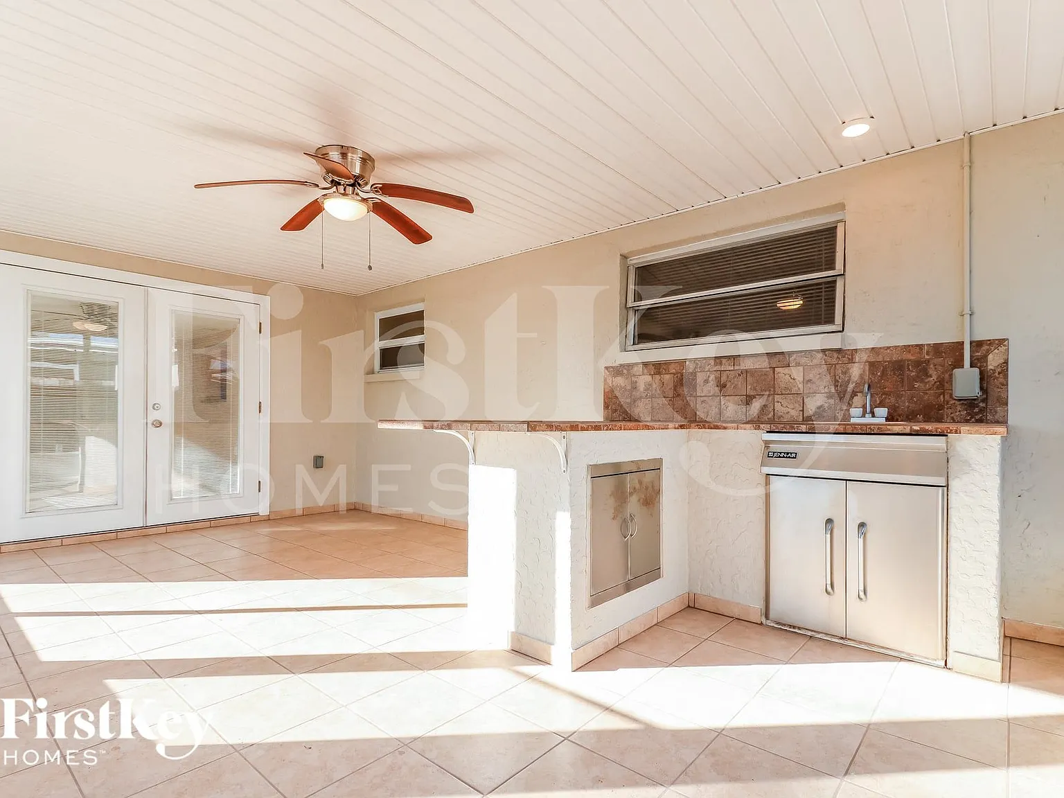 3 bed, 2.0 bath, 1338 sqft, $2,005 — Photo 4