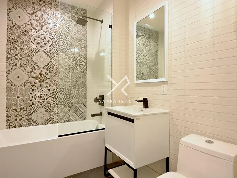 806 Saint Johns Pl #4F — Photo 5