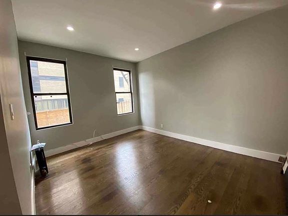 3rd image of 501 W 214th St APT 22