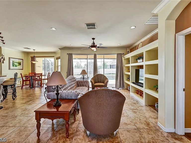 311 SW 32nd Pl — Photo 25