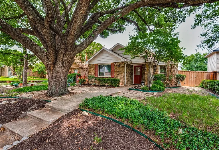 2833 Monet Pl — Photo 1