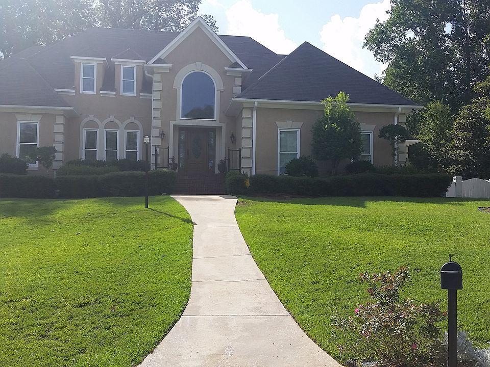 2nd image of 4241 Woodbine Ln