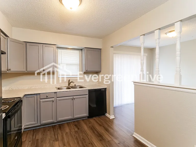 1109 NE 9th Street Ter — Photo 6