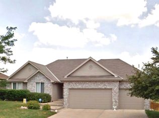 603 N Madison St, Papillion, NE 68046