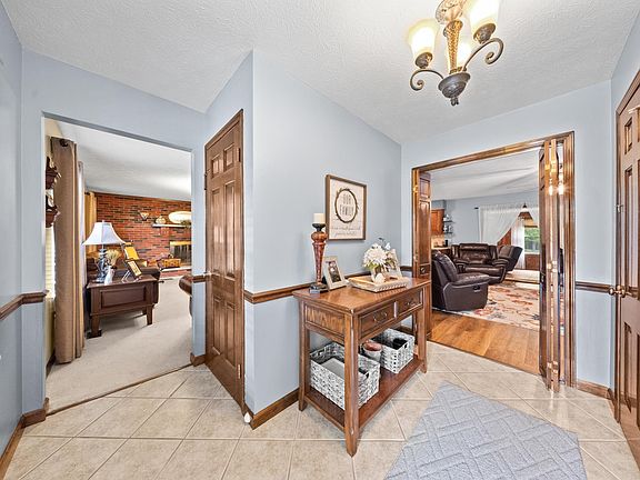 5th image of 2902 Camellia Dr