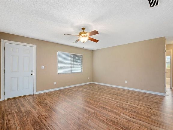 4th image of 5400 Sandra Dr