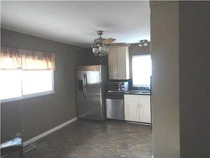 4th image of 1275 Woodbine Ln