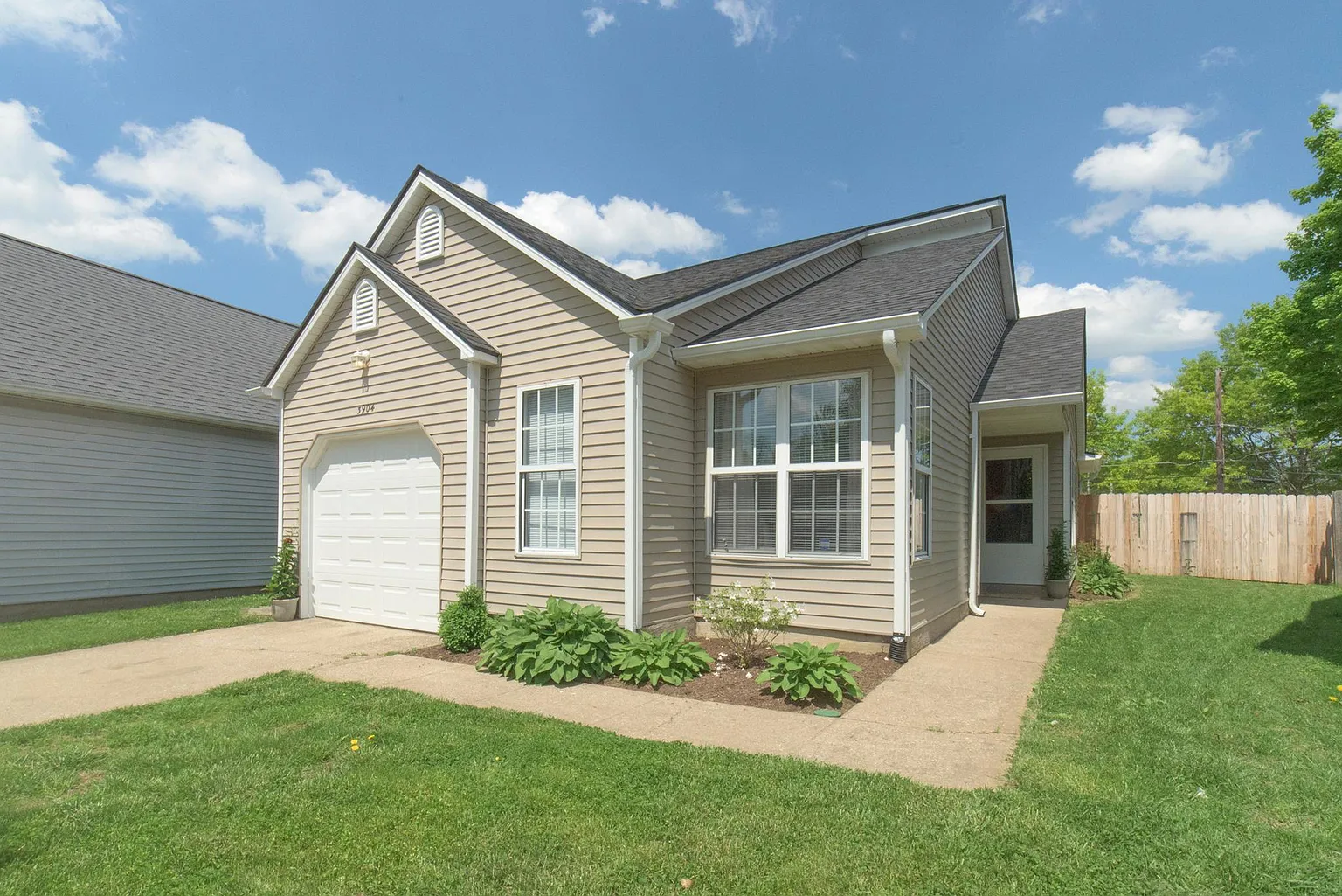 3904 Suffolk Cir photo 1