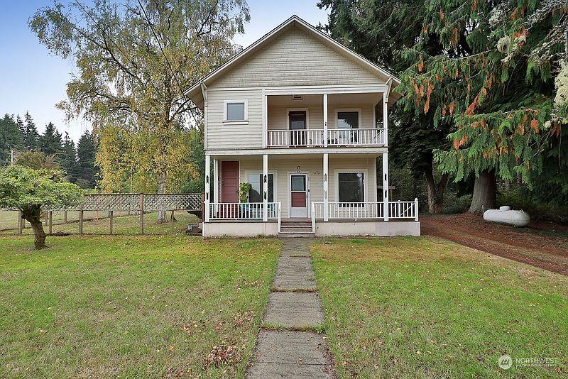 3rd image of 321 Edgecliff Drive