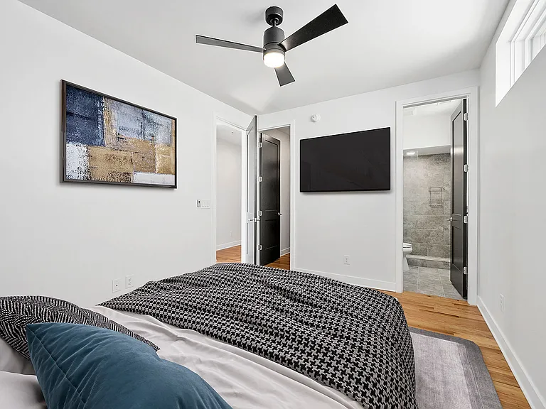 1322 Lafrance St NE #A — Photo 5