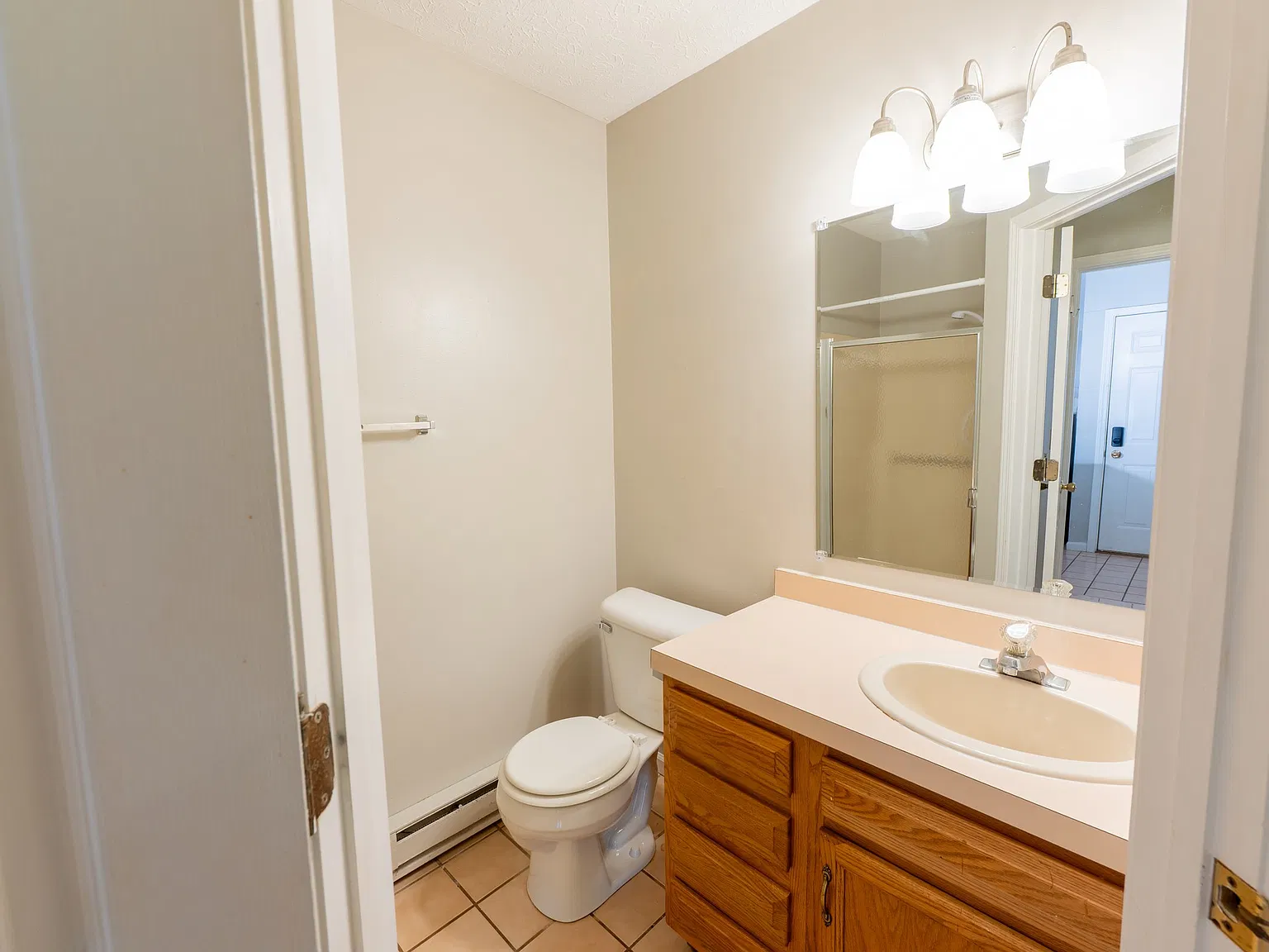 4 bed, 1896 sqft, $2,800 — Photo 4